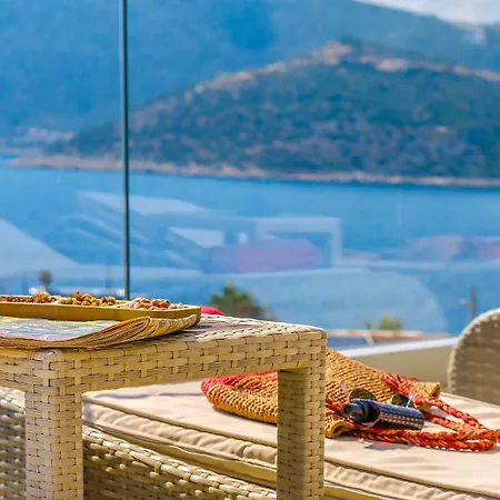Kalkan Merkez'de Deniz Manzarali Lueks فندق كاس