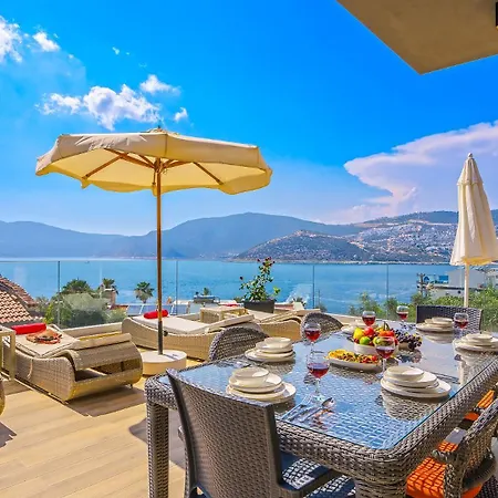 Kalkan Merkez'de Deniz Manzarali Lueks كاس