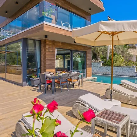 Kalkan Merkez'de Deniz Manzarali Lueks
